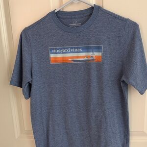 Vineyard Vines boys short sleeve blue tee size Lg.